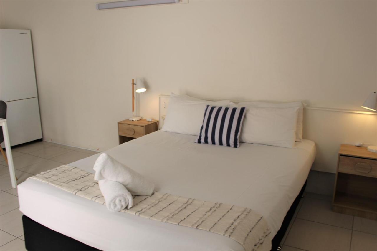 Camden Motor Inn Mermaid Beach Экстерьер фото