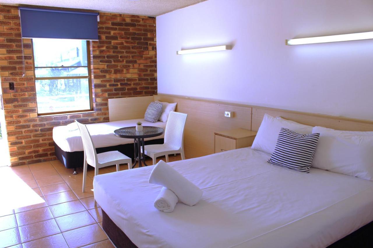 Camden Motor Inn Mermaid Beach Экстерьер фото