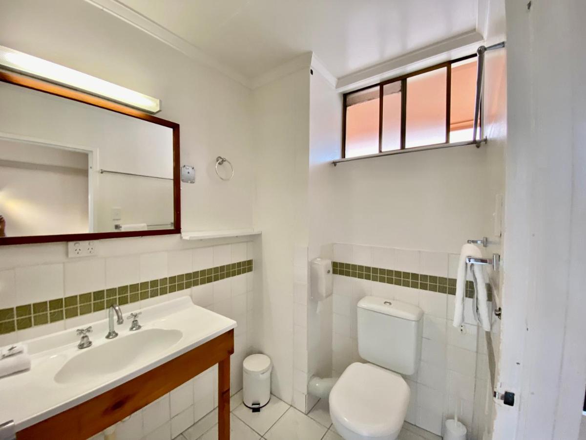 Camden Motor Inn Mermaid Beach Экстерьер фото