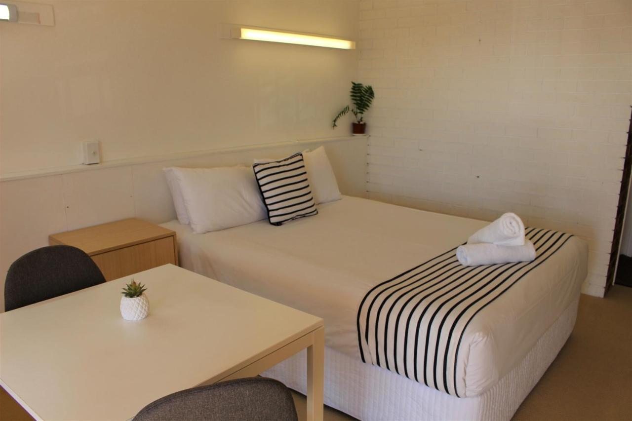 Camden Motor Inn Mermaid Beach Экстерьер фото