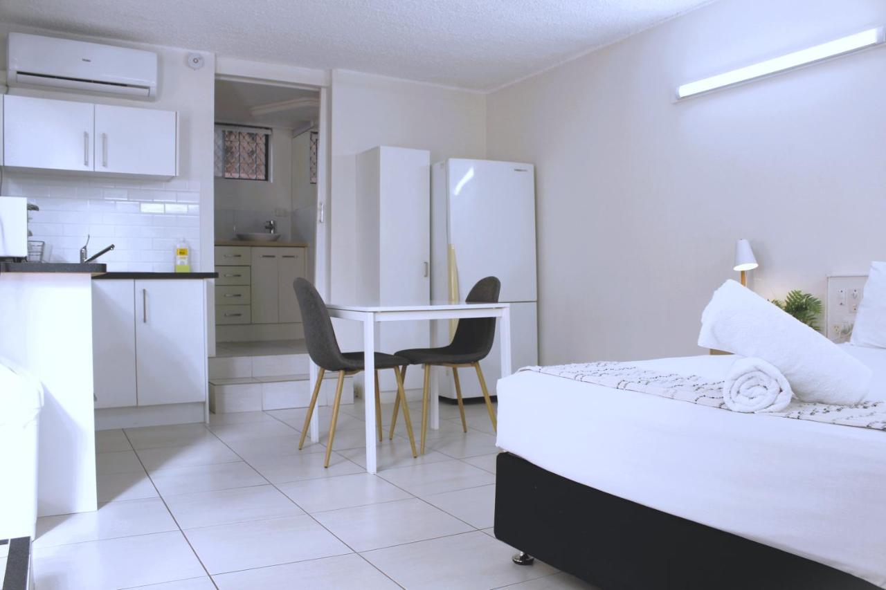 Camden Motor Inn Mermaid Beach Экстерьер фото