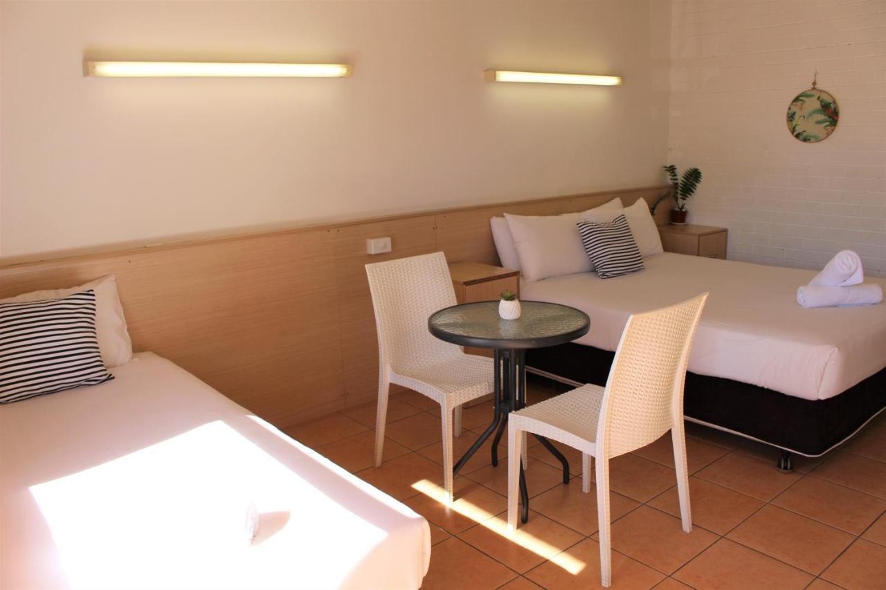 Camden Motor Inn Mermaid Beach Экстерьер фото