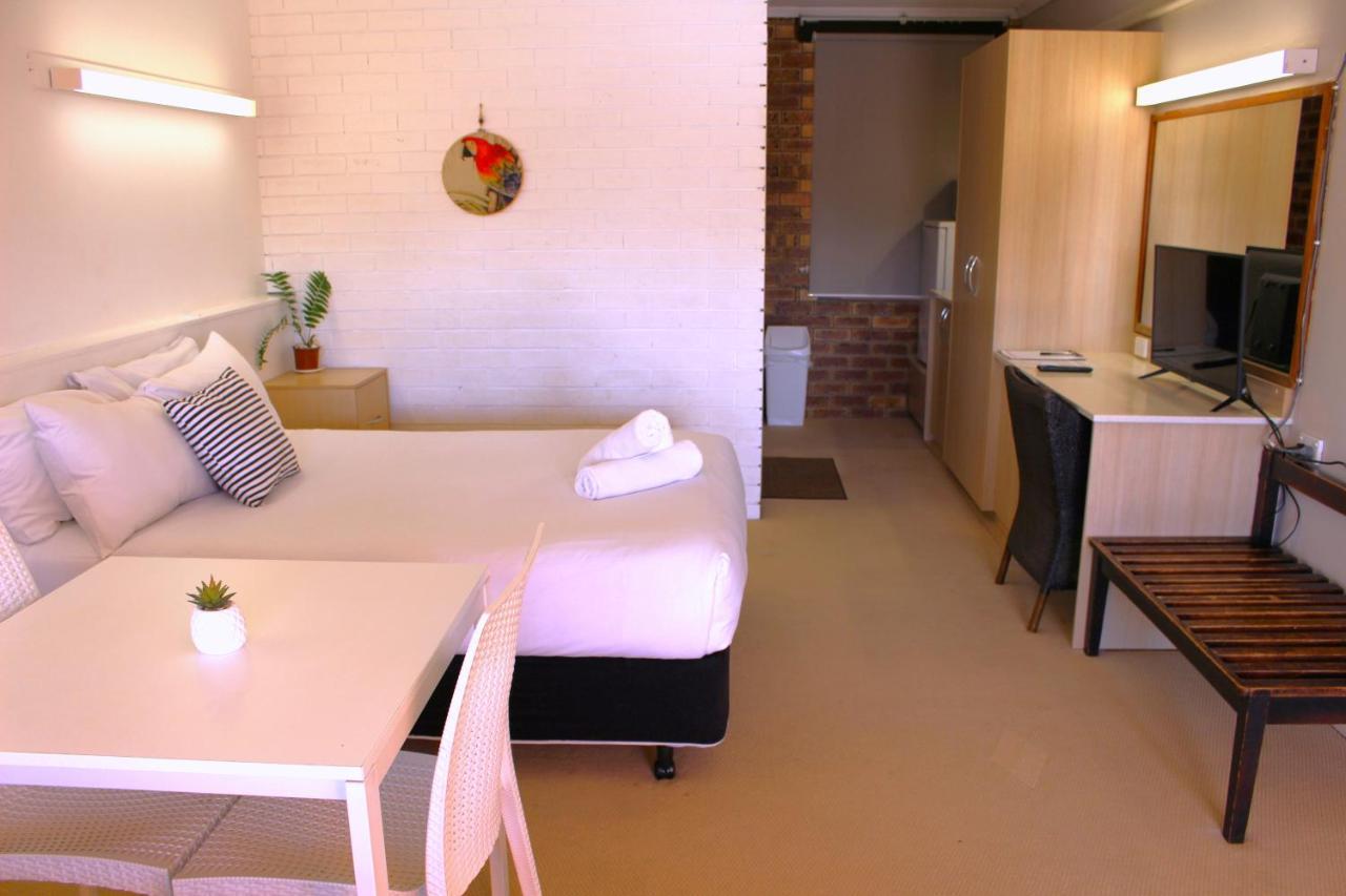 Camden Motor Inn Mermaid Beach Экстерьер фото