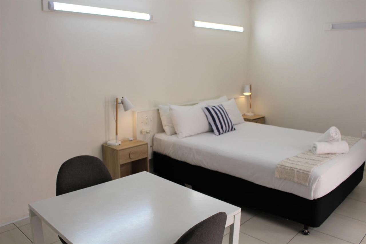 Camden Motor Inn Mermaid Beach Экстерьер фото