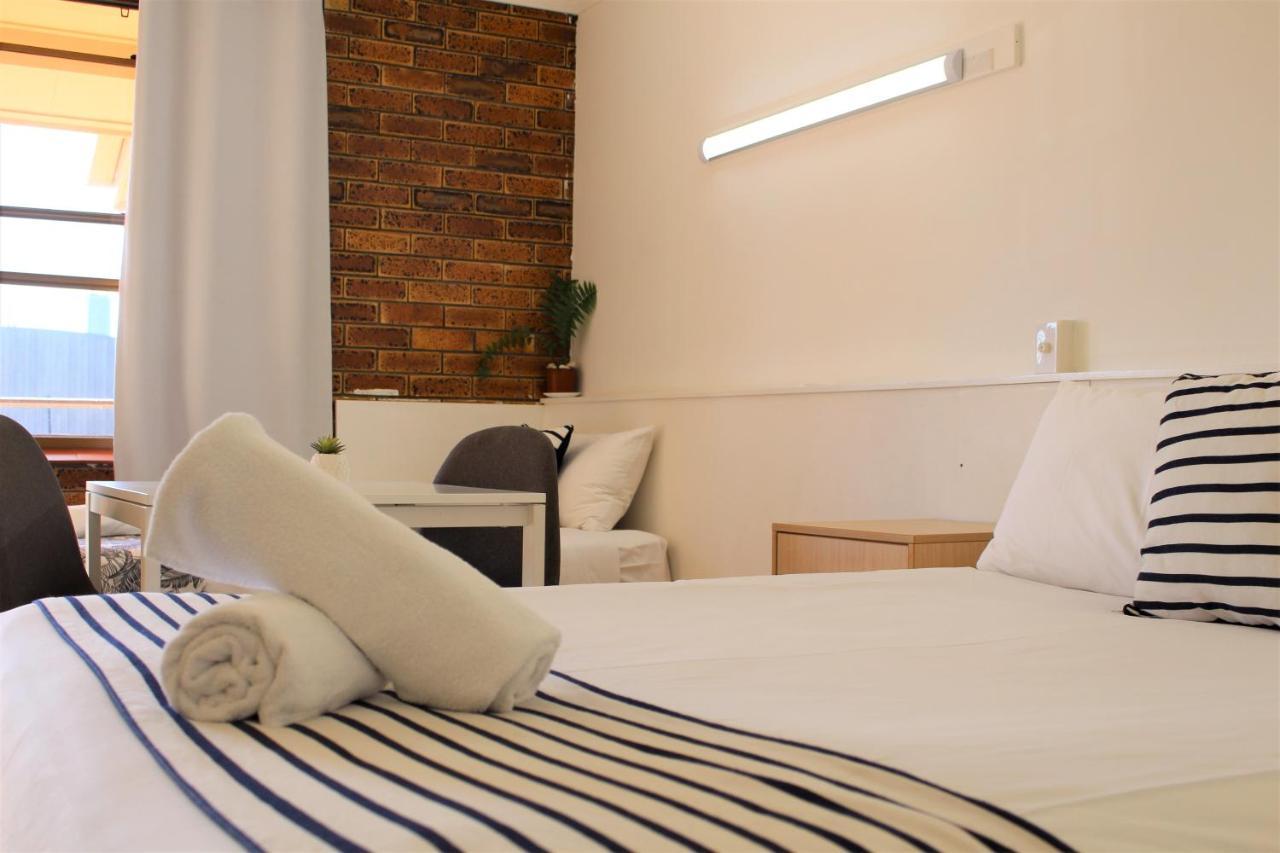 Camden Motor Inn Mermaid Beach Экстерьер фото