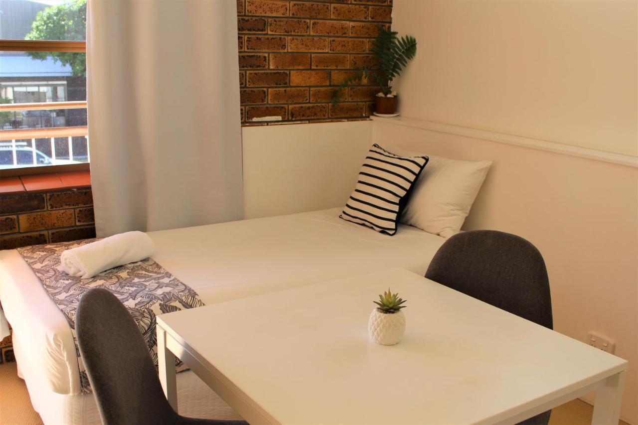 Camden Motor Inn Mermaid Beach Экстерьер фото