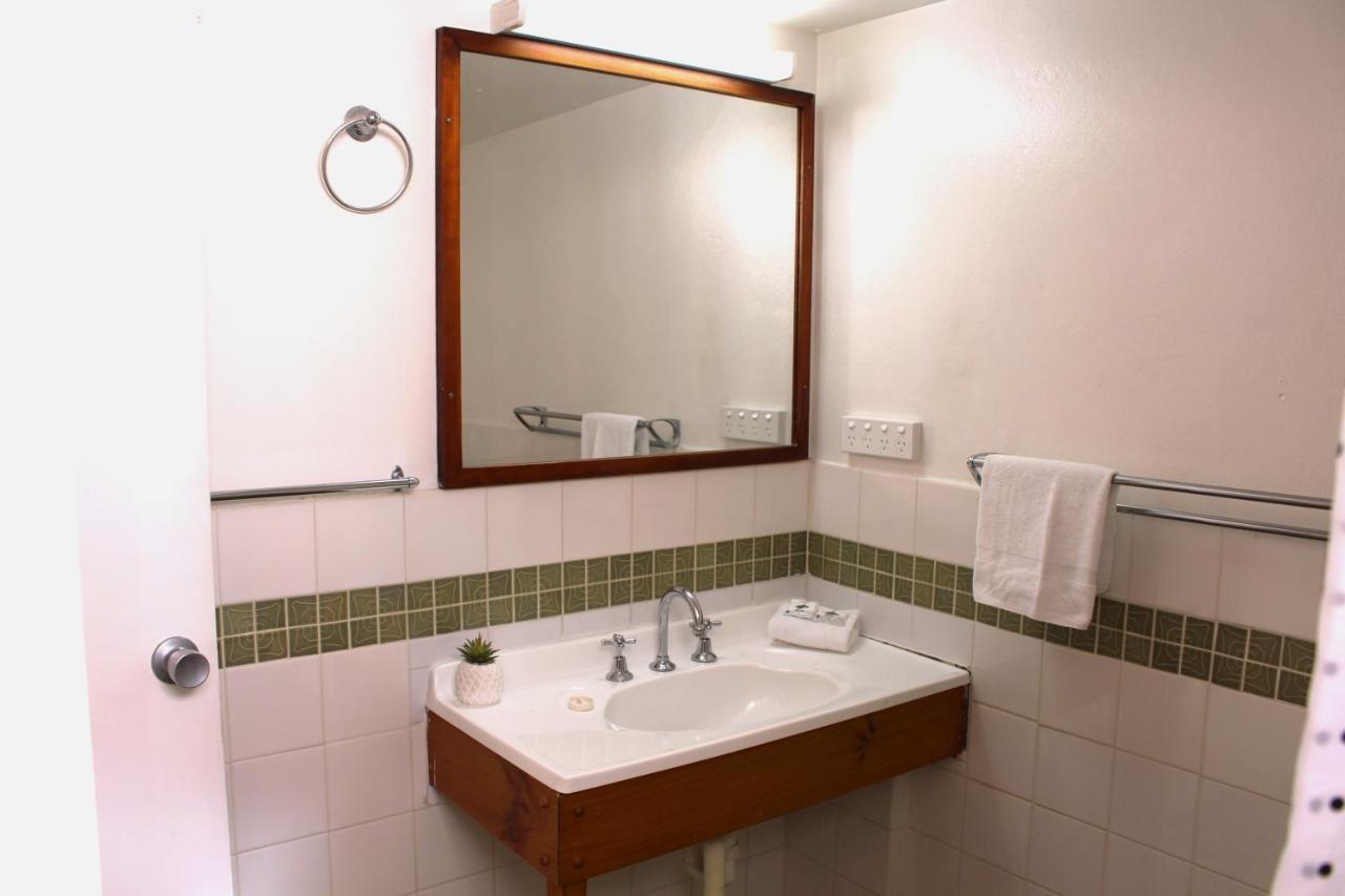 Camden Motor Inn Mermaid Beach Экстерьер фото