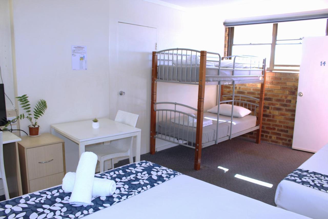 Camden Motor Inn Mermaid Beach Экстерьер фото