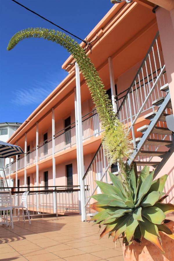 Camden Motor Inn Mermaid Beach Экстерьер фото
